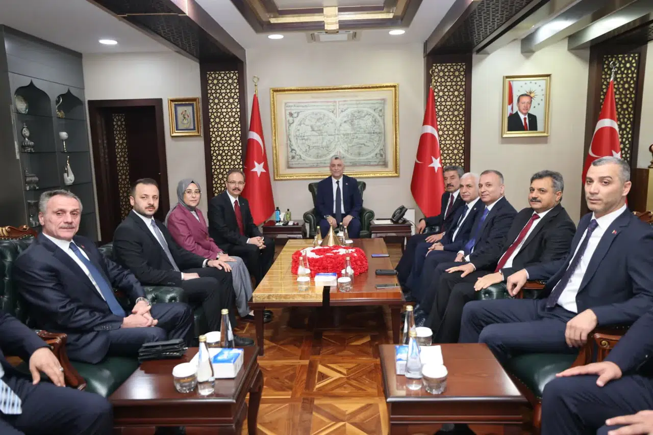 Bakan Bolat'tan Beklentiler: Yıl Sonunda Enflasyonun Yüzde 20'lerde Olacağı Öngörüsü!