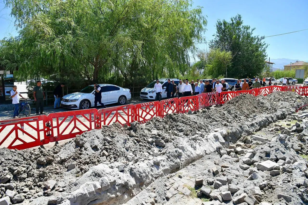 Büyükşehir Belediyesi, Sultan Sazlığı'nda Su Yönetimi İçin Yeni Projeleri Hayata Geçiriyor!