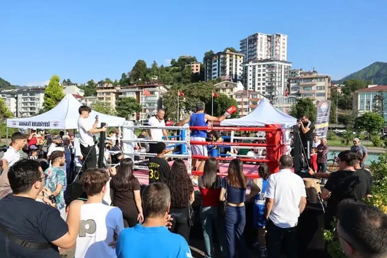 Arhavi Festivalinde Nefes Kesen Boks Heyecanı