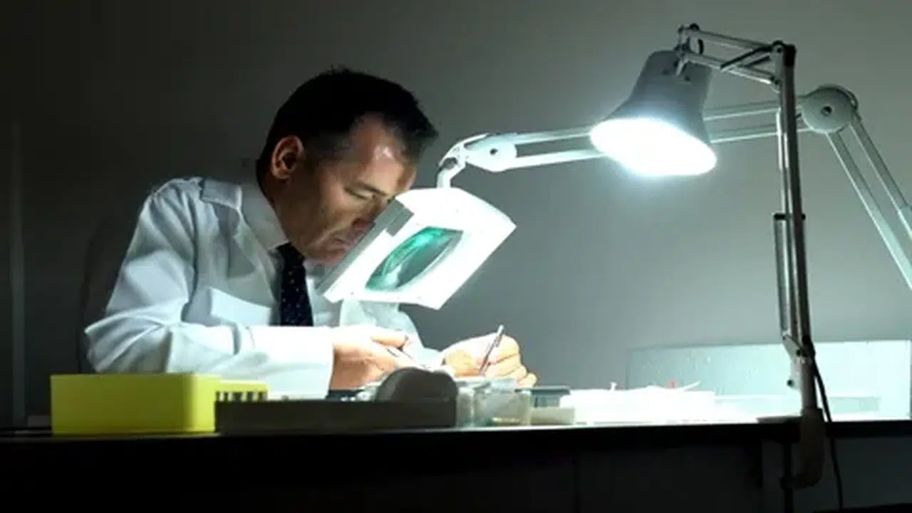 Mersin'deki Tıp Fakültesi'ne TÜBİTAK'tan UV ışığı ile ilgili önemli destek geldi.