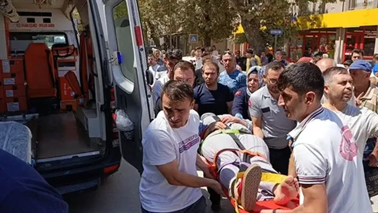 İnegöl'de otomobil ve motosiklet çarpıştı: 2 yaralı, soruşturma başladı