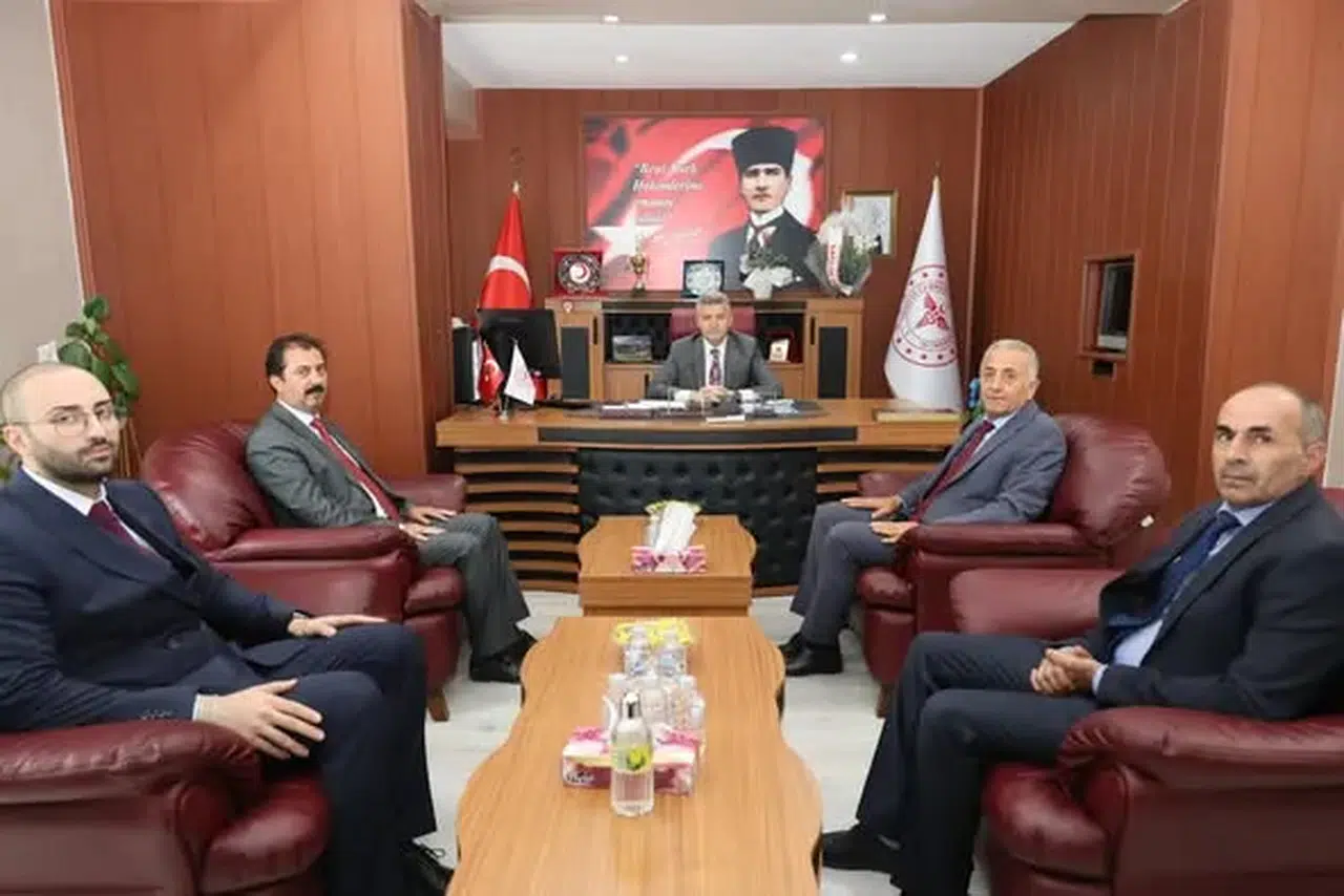 Artvin Valisi Dr. Turan Ergün’den İl Sağlık Müdürü Yunus Arslan’a Hayırlı Olsun Ziyareti
