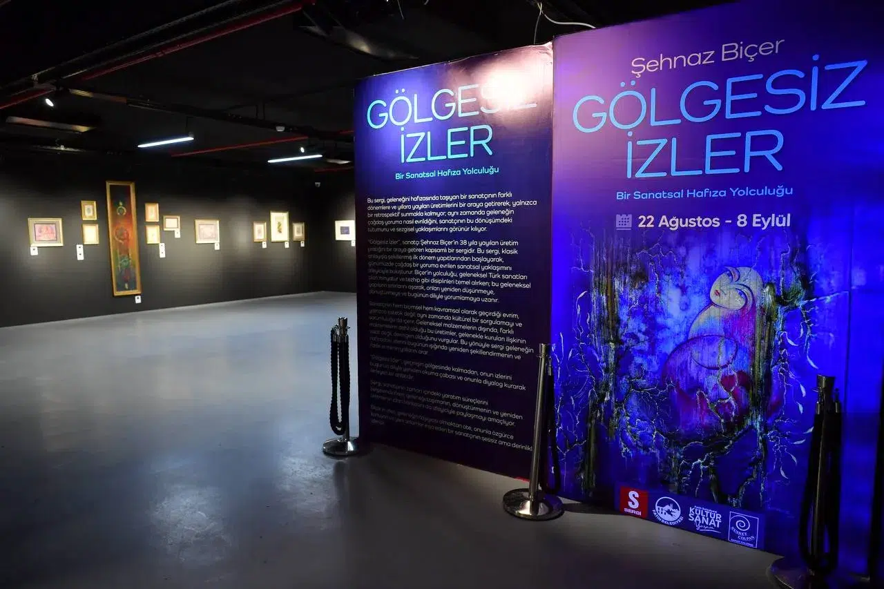 Fatih'te Doç. Dr. Şehnaz Biçer'in 'Gölgesiz İzler' Sergisi Sanatseverlerle Buluştu