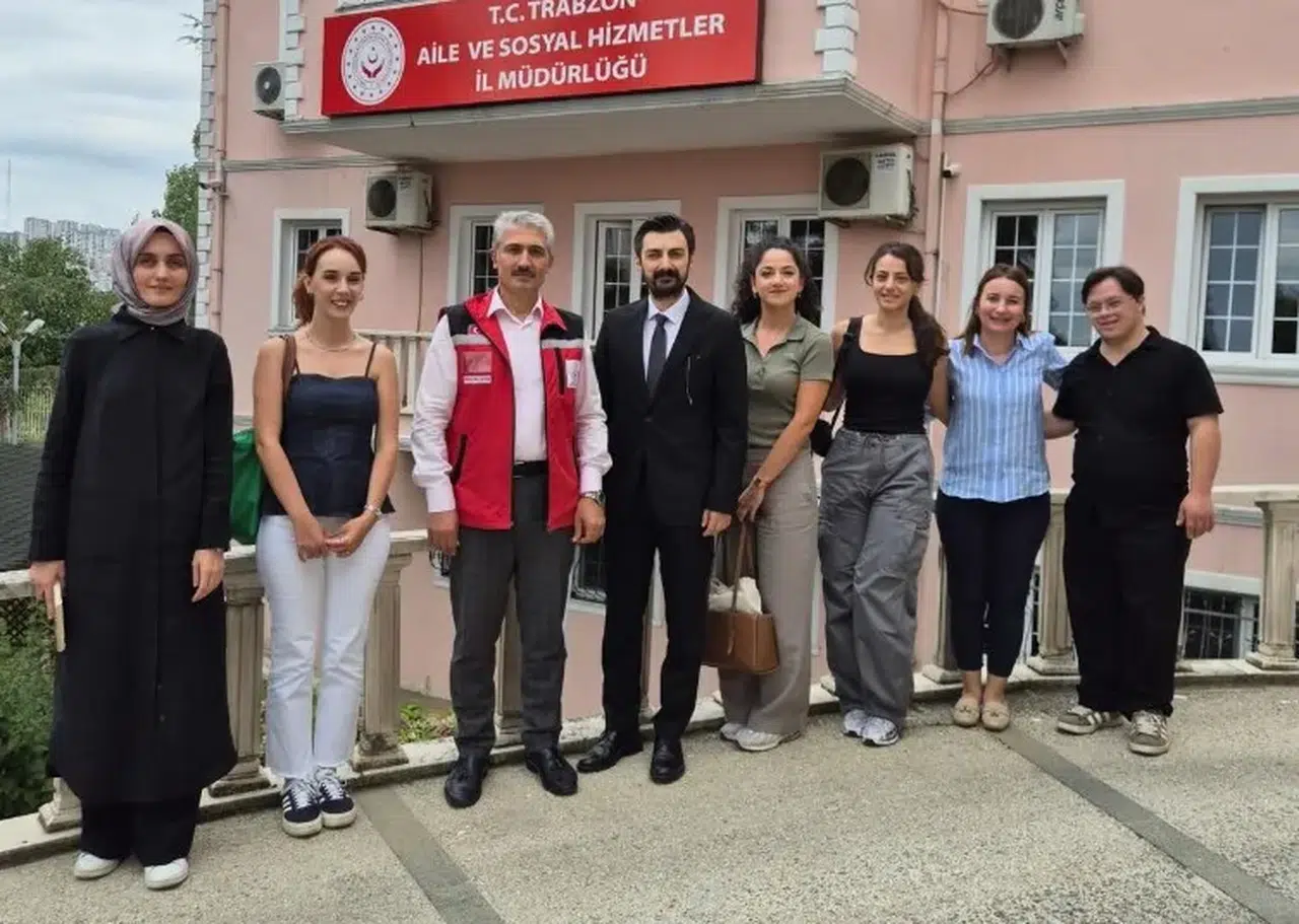 Trabzon'da Sahnede Parlayan Küçük Yıldızlar projesi ile çocuklar tiyatroyla buluşacak