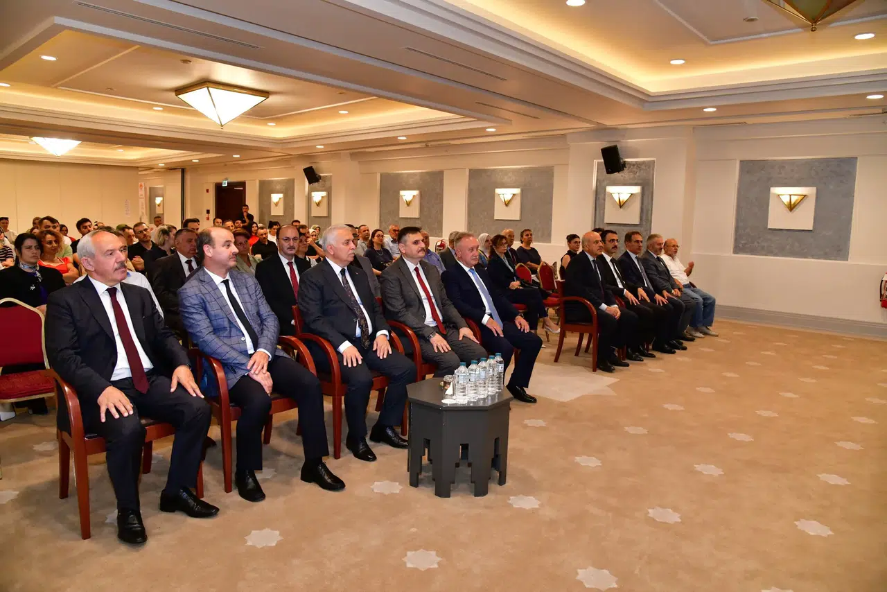 Vali Aziz Yıldırım Yaşlılık Çalıştayı 2025 Programına Katıldı