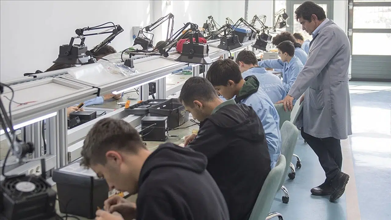 Elazığ'daki en iyi liseler: 2025 Elazığ'ın en iyi fen, anadolu liseleri hangileri?