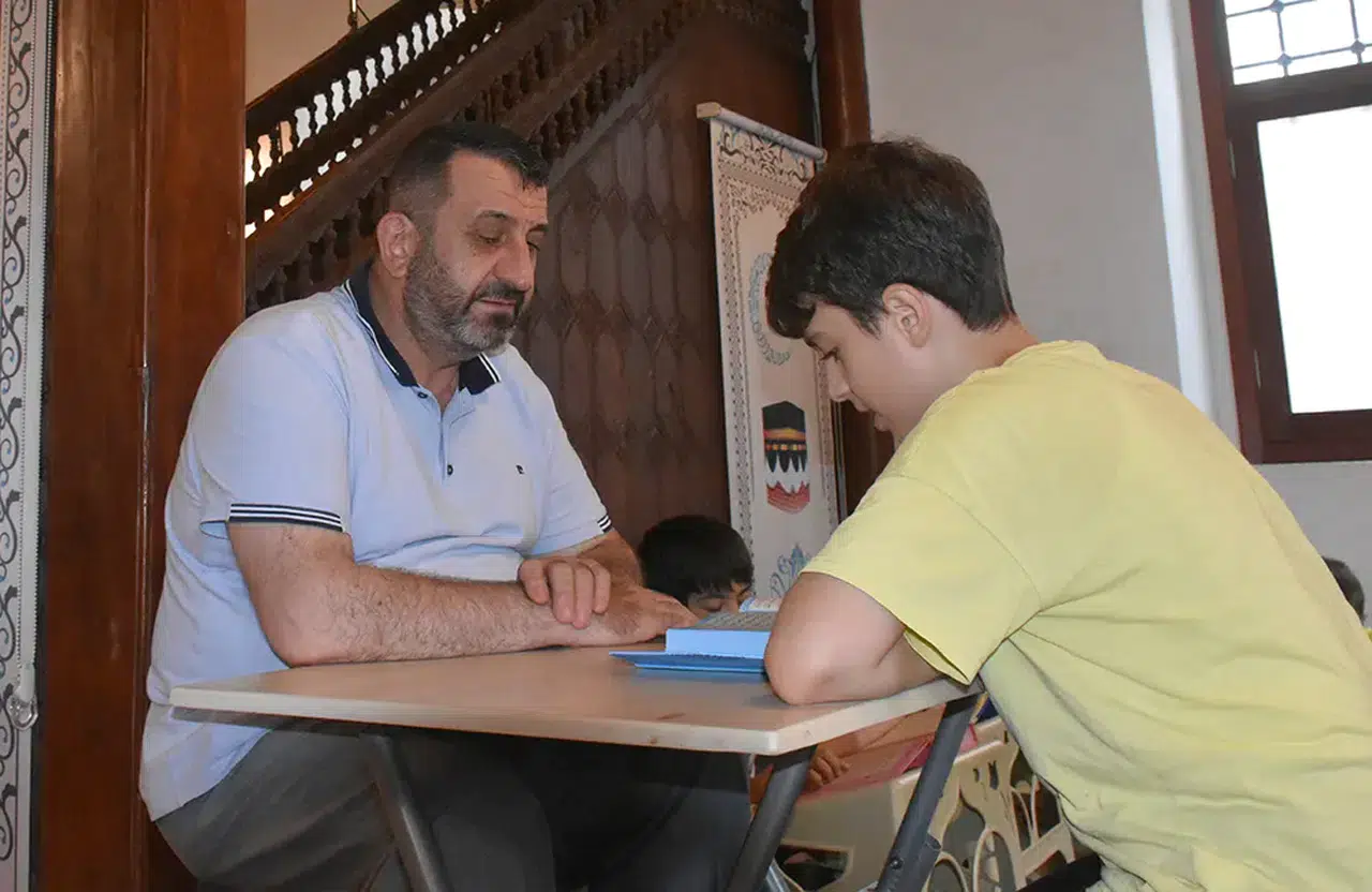 Rize'deki 200 yıllık Merkez Hacıbaşı Camii, eğitim ve kültür mirasını yaşatıyor