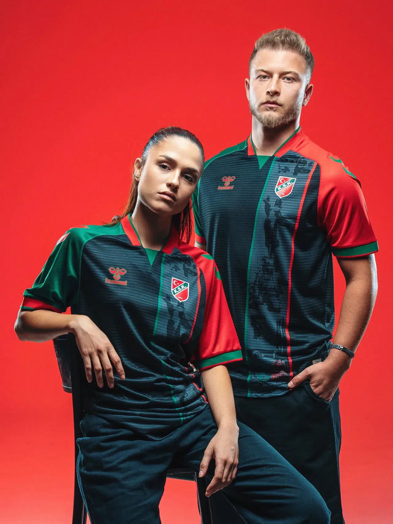 Karşıyaka Atatürk ve Annesi Zübeyde Hanım için Saygı Durumunu Gözler Önüne Serdi