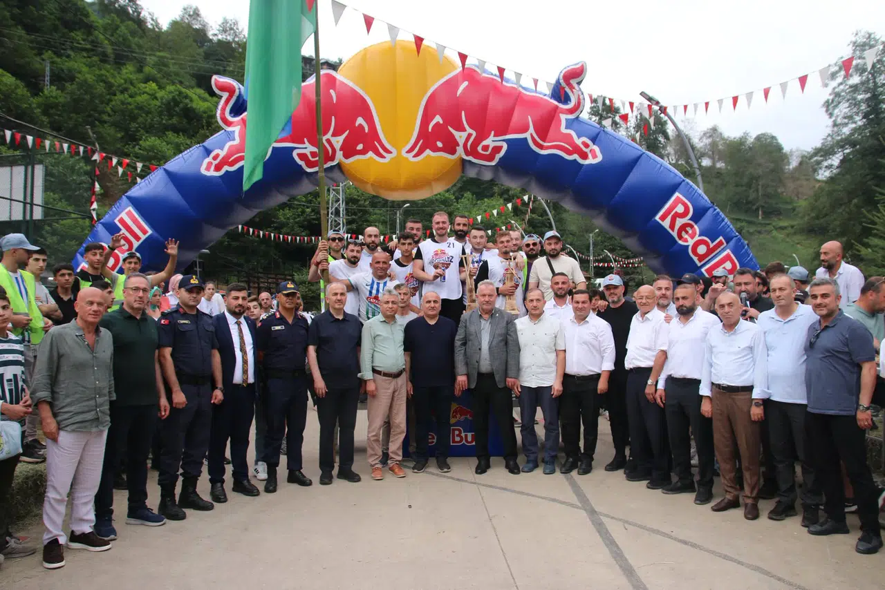 Ardeşen’de 15. Geleneksel FormuLaz Tahta Araba Yarışları Coşkusu