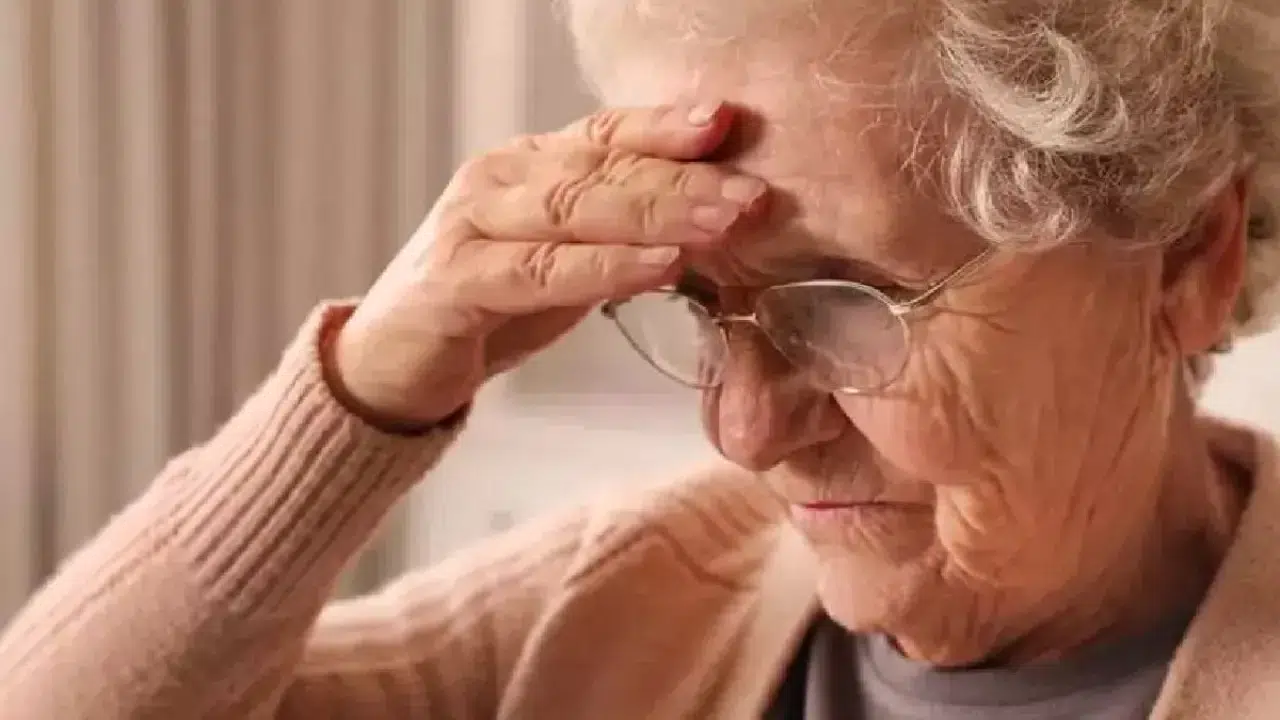 Alzheimer kadınlarda neden daha sık görülüyor?