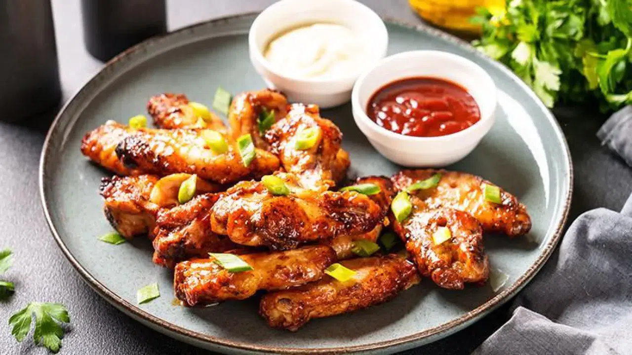 Çıtır Tavuk Kanatları için Pratik Tarif: 3 Saatte Hazır Fritözde Pişirme!