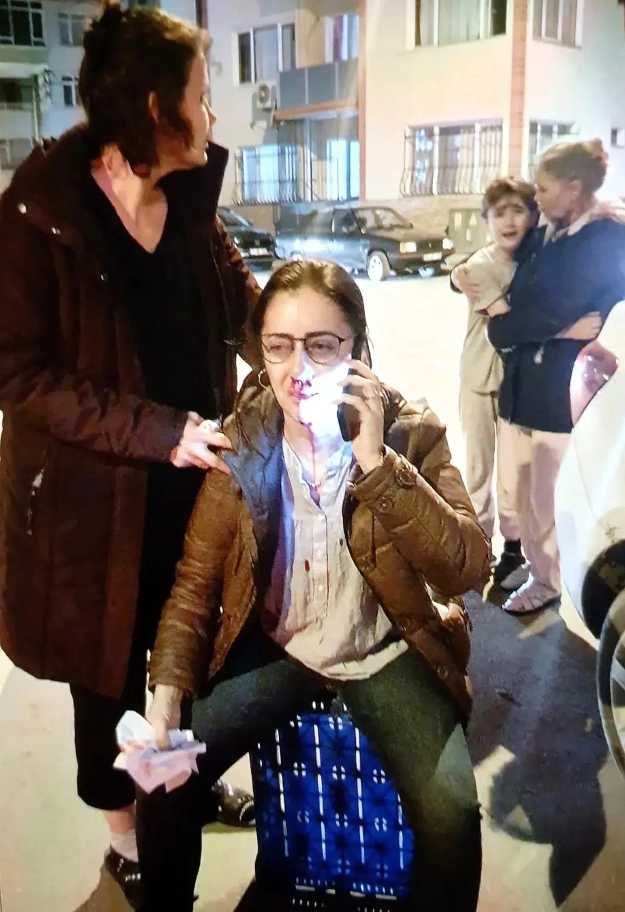 Eşinin sevgilisi zannettiği kadına kapı saldırısı: 4 yıl 6 ay hapis isteniyor