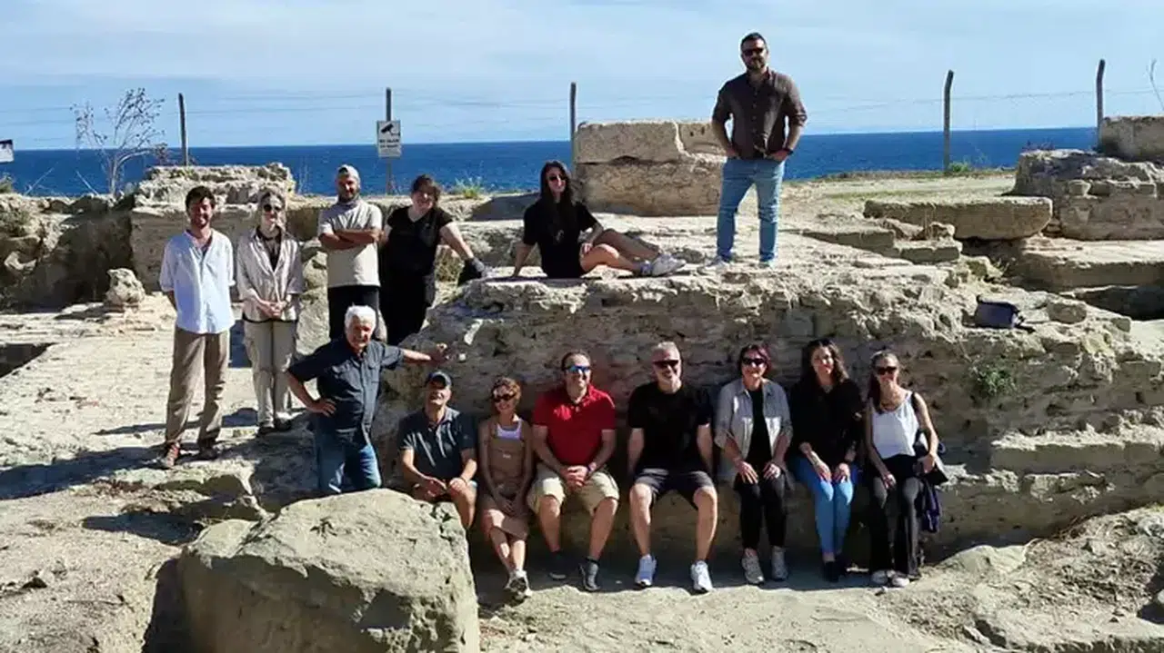 Marmaraereğlisi'nde 5 bin yıllık antik tiyatro Sermiyan Midyat ve tiyatrocularla ziyaret edildi