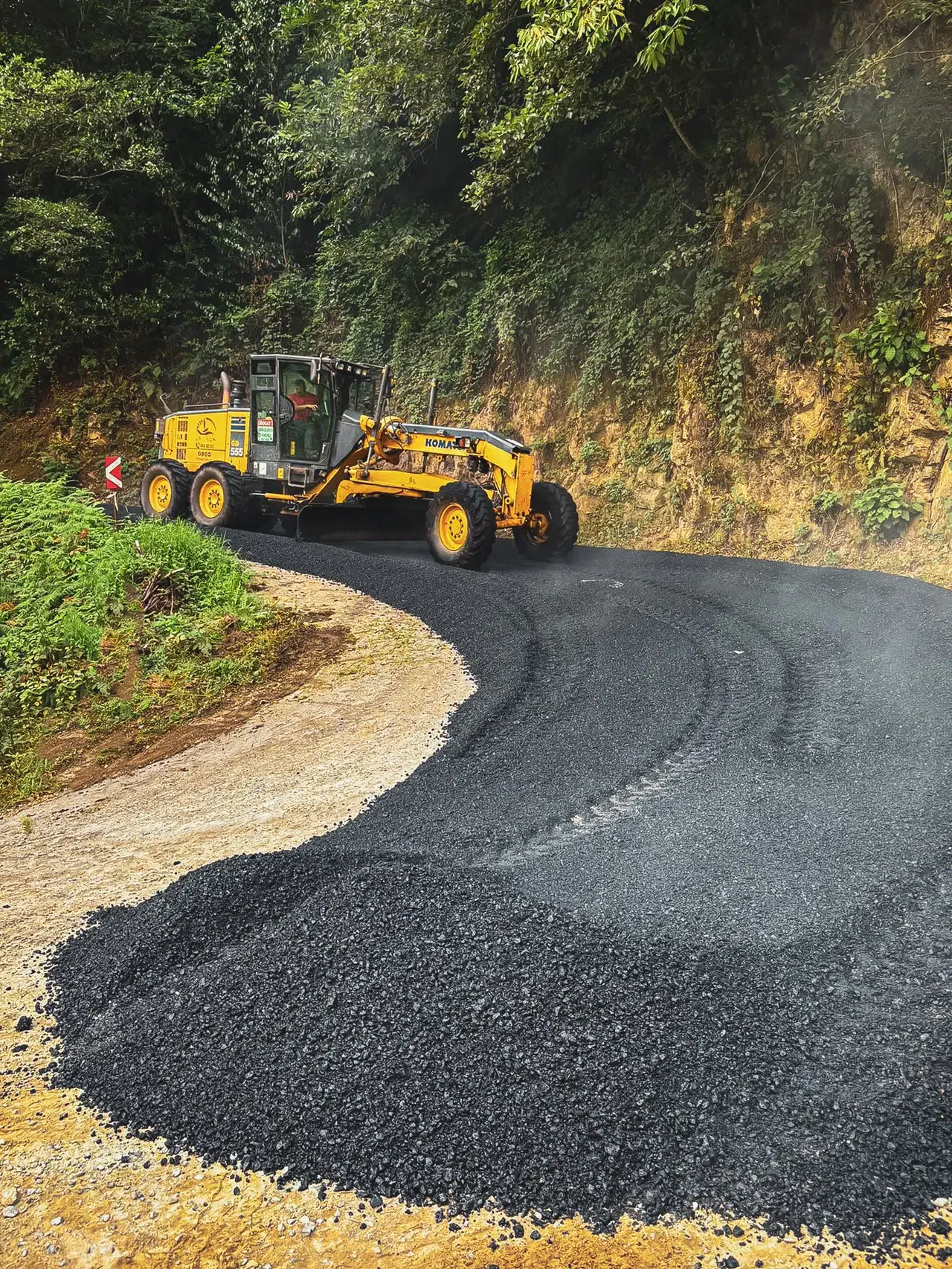 Rize'de köy yolları asfaltlanıyor, ulaşım ve yaşam kalitesi artıyor