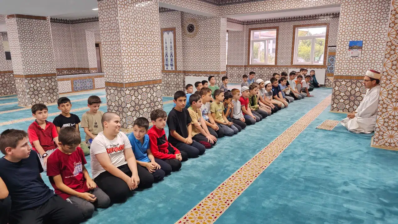 Araklı'da Kur'an kursu öğrencilerine Güzel Ahlak semineri ile ahlaki gelişim desteği verildi