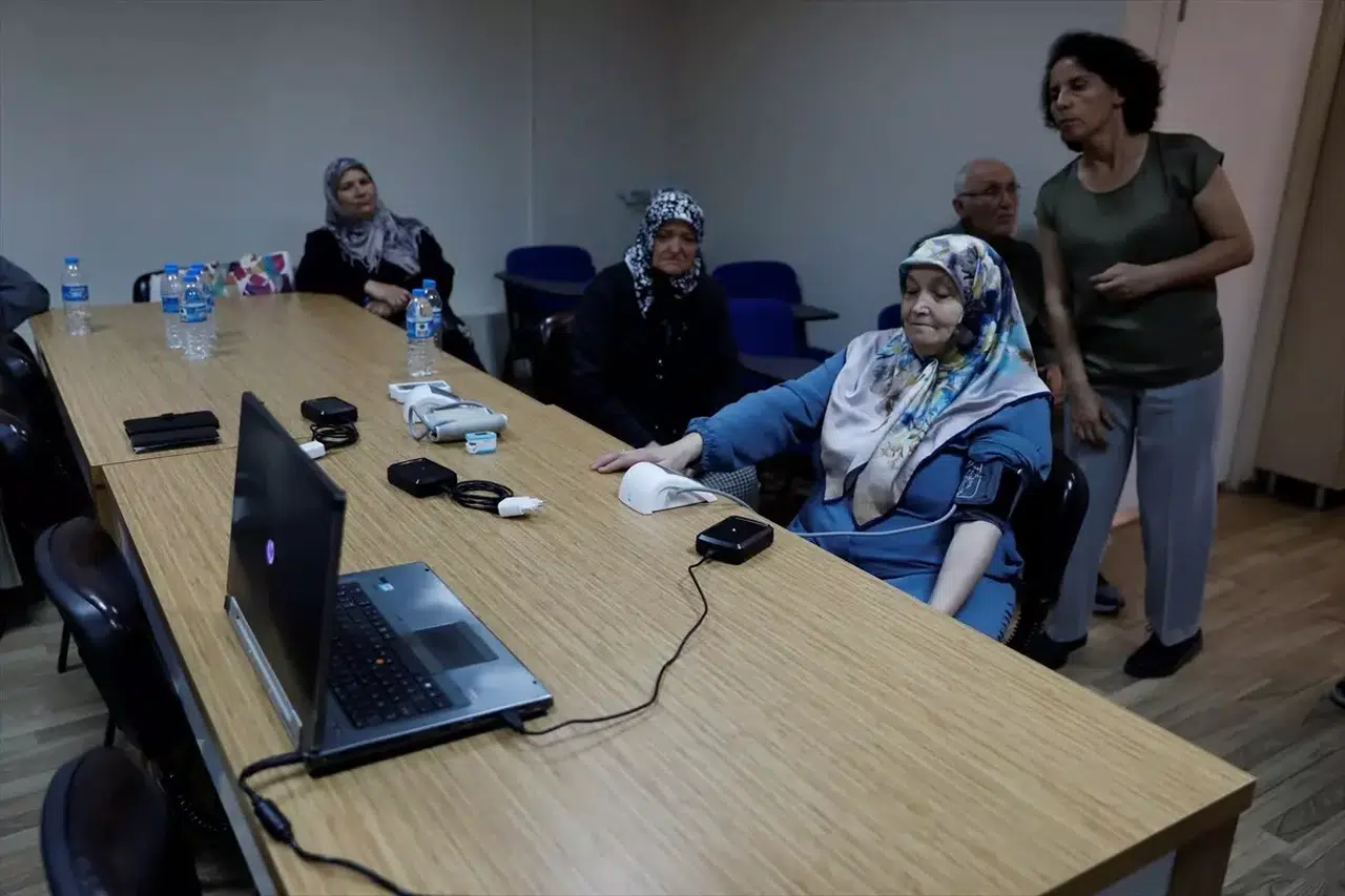 Uzaktan hasta takibi için geliştirilen cihaz, hastaların tedavisini evde kolaylaştırıyor