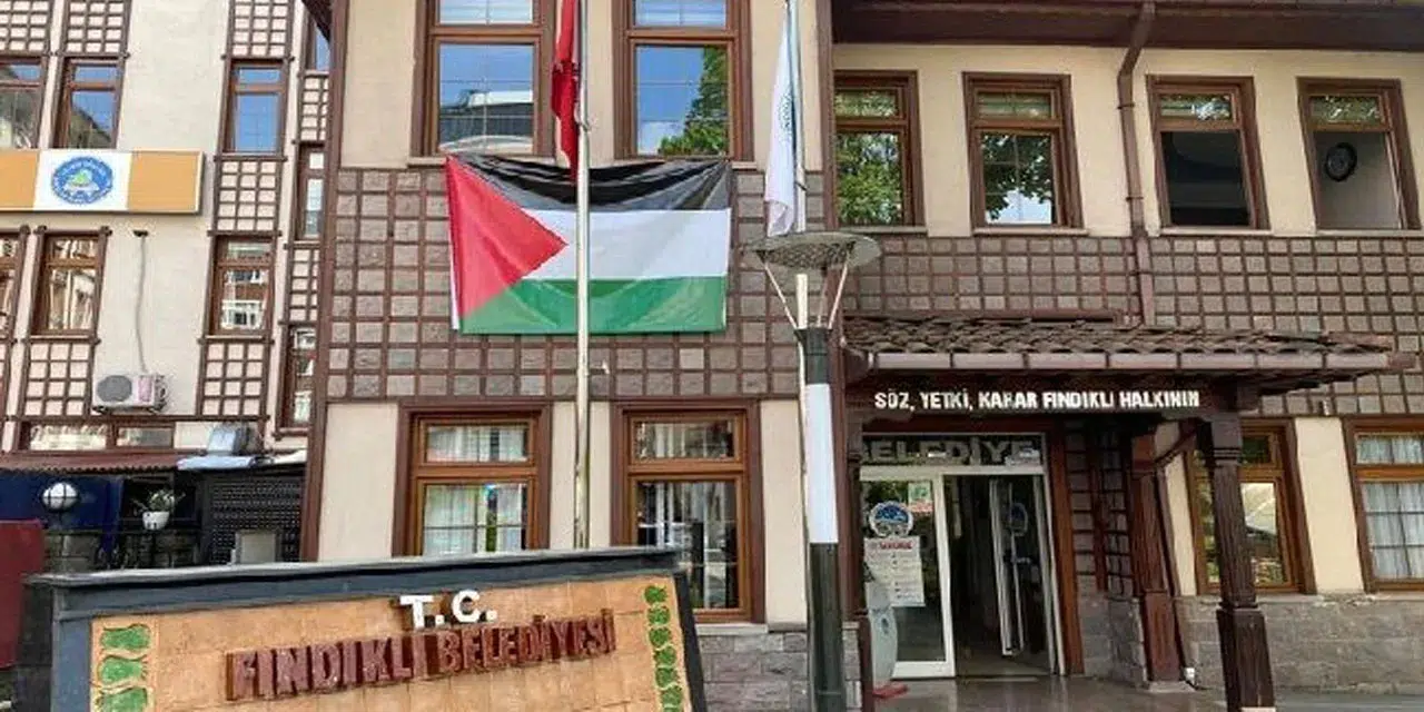 Fındıklı'da Volkan Konak Kitap Kafe Açıldı, Sosyal Etkinlikler İçin Yeni Bir Merkez Olacak