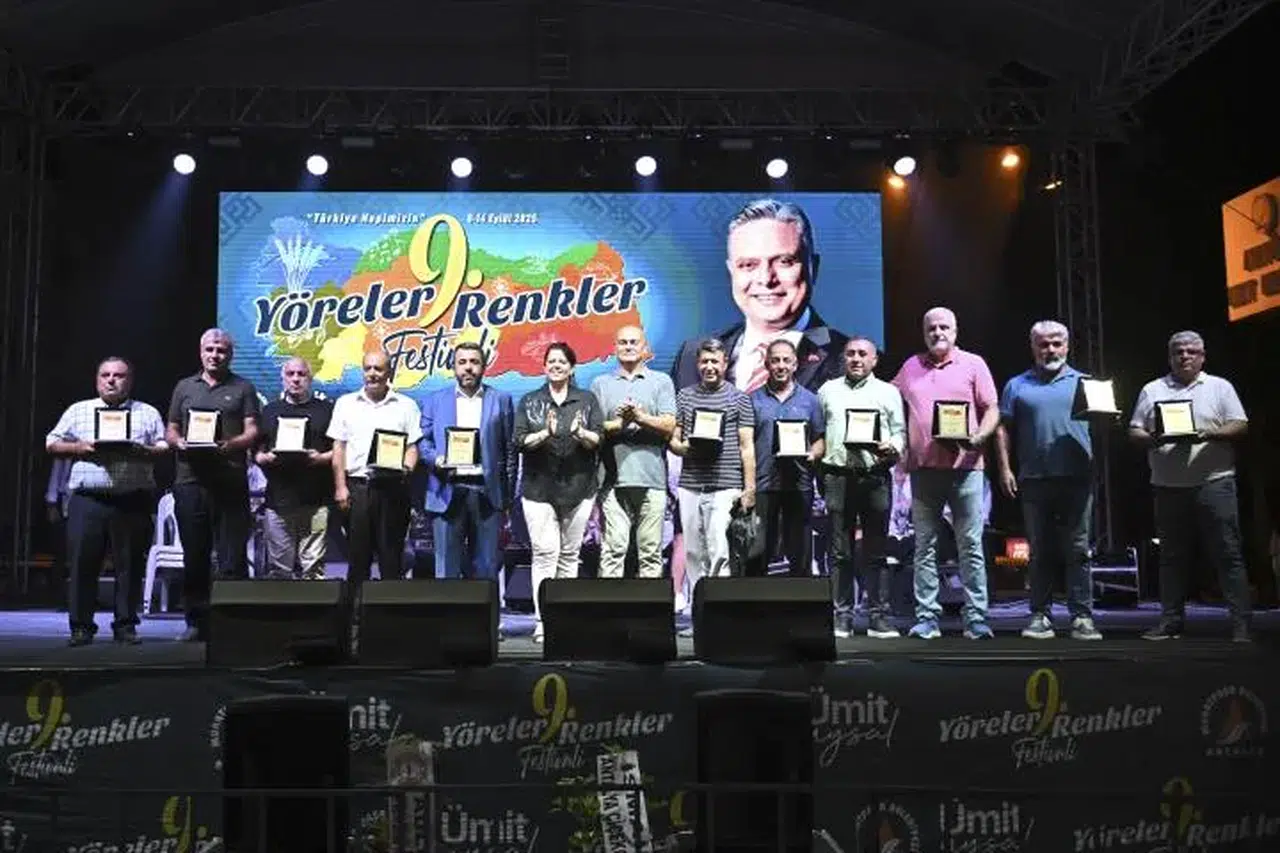 Muratpaşa'da Yöreler Renkler Festivali coşkuyla sürdü, hemşeri dernekleri kültür ve lezzetleri tanıttı