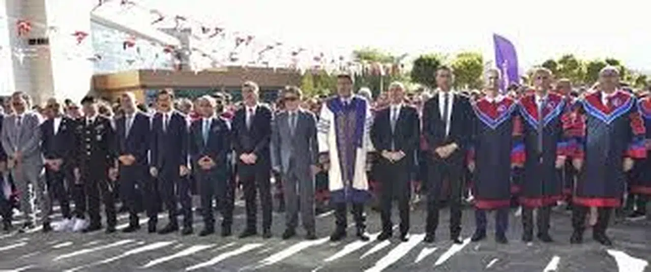 MAKÜ'de 2025-2026 Akademik Yılı Törenle Başladı, Hedef Uluslararası Öğrenci Sayısını Artırmak