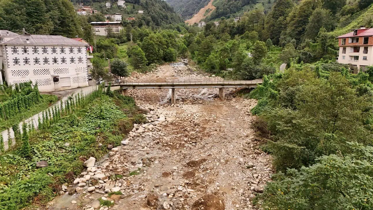 Gürgen Deresi'nde taşkın riskine karşı yoğun tanzim çalışmaları sürüyor