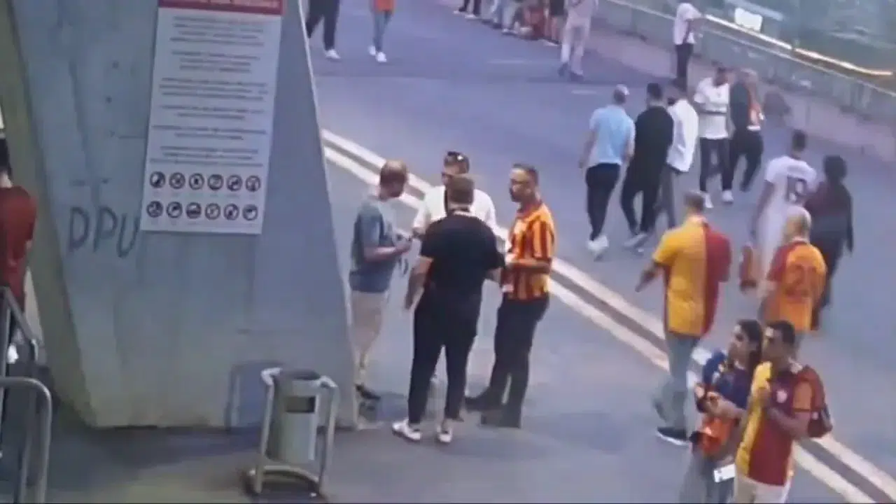 Galatasaray-Rizespor maçında usulsüz seyirci temini yapan 3 kişi yakalandı, 1’i tutuklandı.