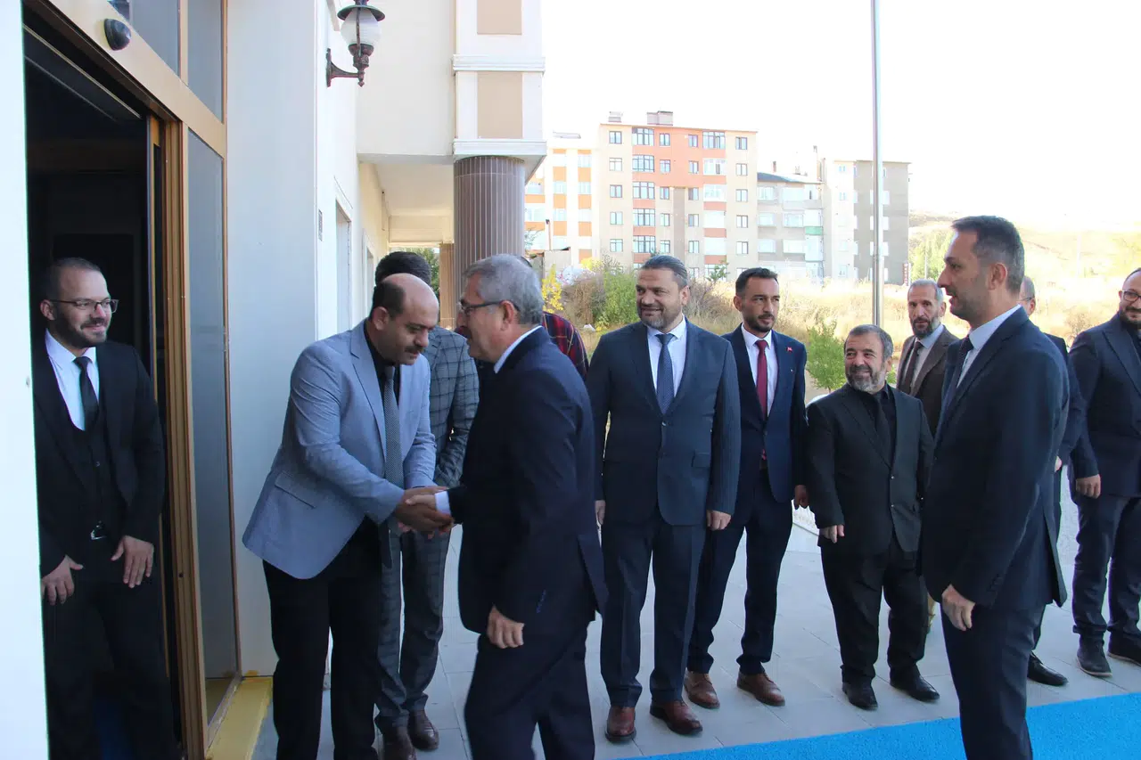 Erzurum İl Müftülüğü'nde Yaşar Çapçı dönemi başladı, dini hizmetlerde güçlü adımlar atılacak