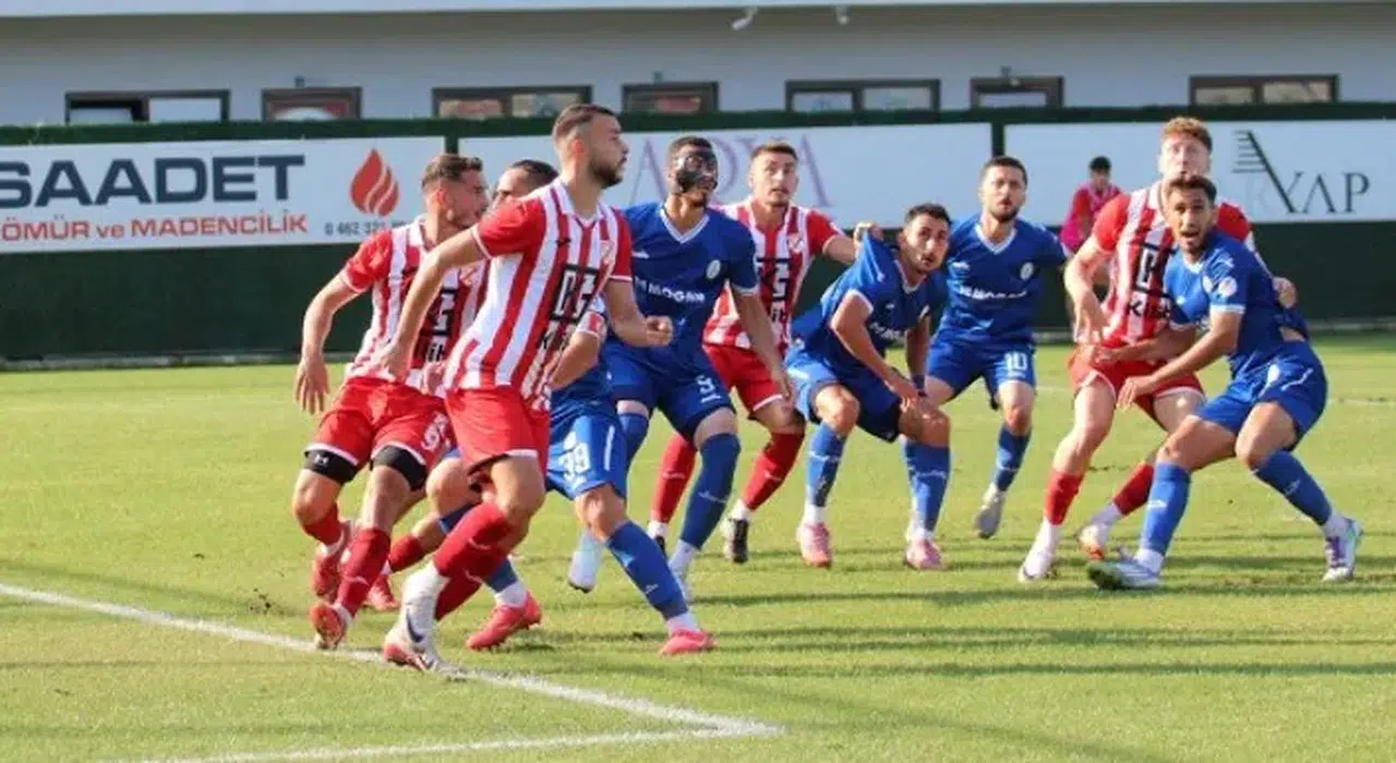 Akçaabat Sebatspor – Pazarspor Maçında Tartışmalı Hakem Kararları Gündeme Damga Vurdu