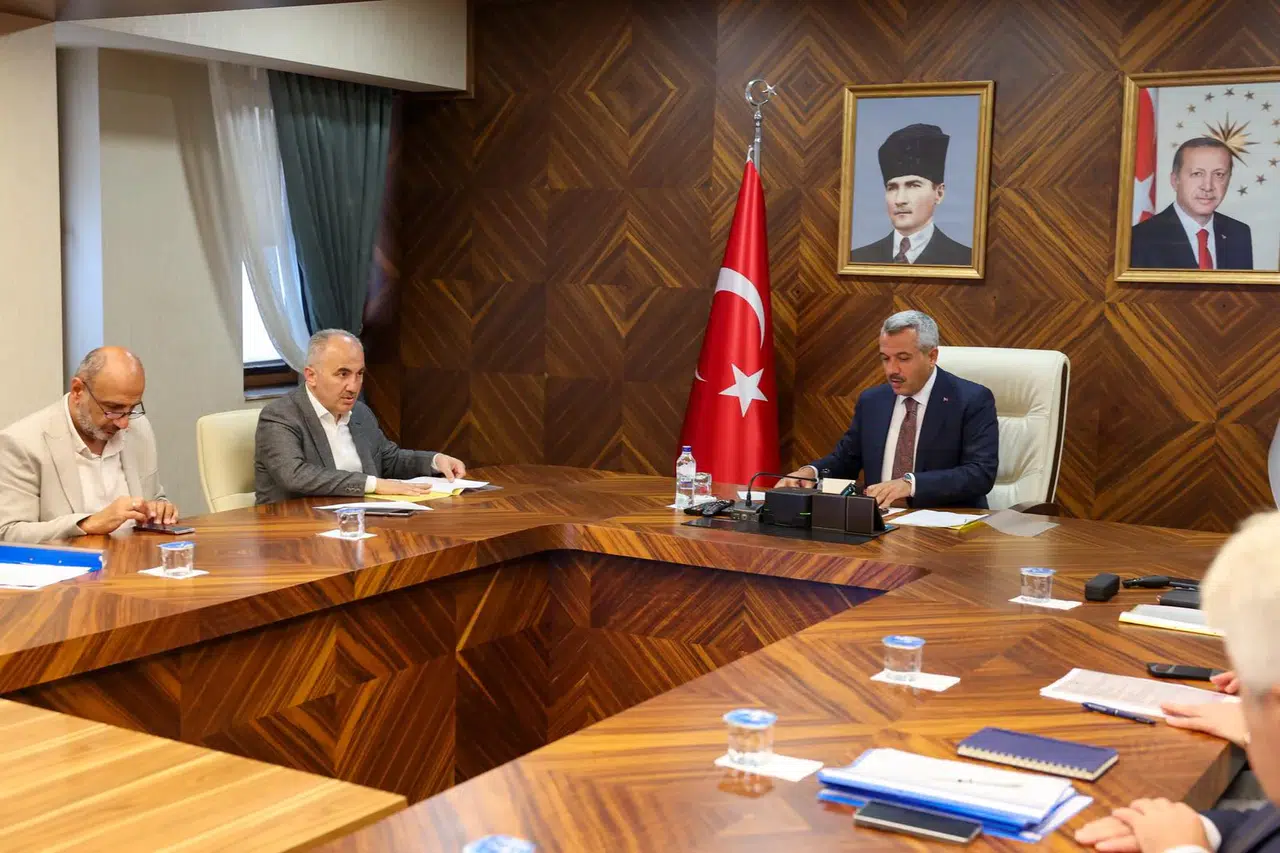 Rize'de sokak hayvanları için rehabilitasyon ve koruma toplantısı yapıldı