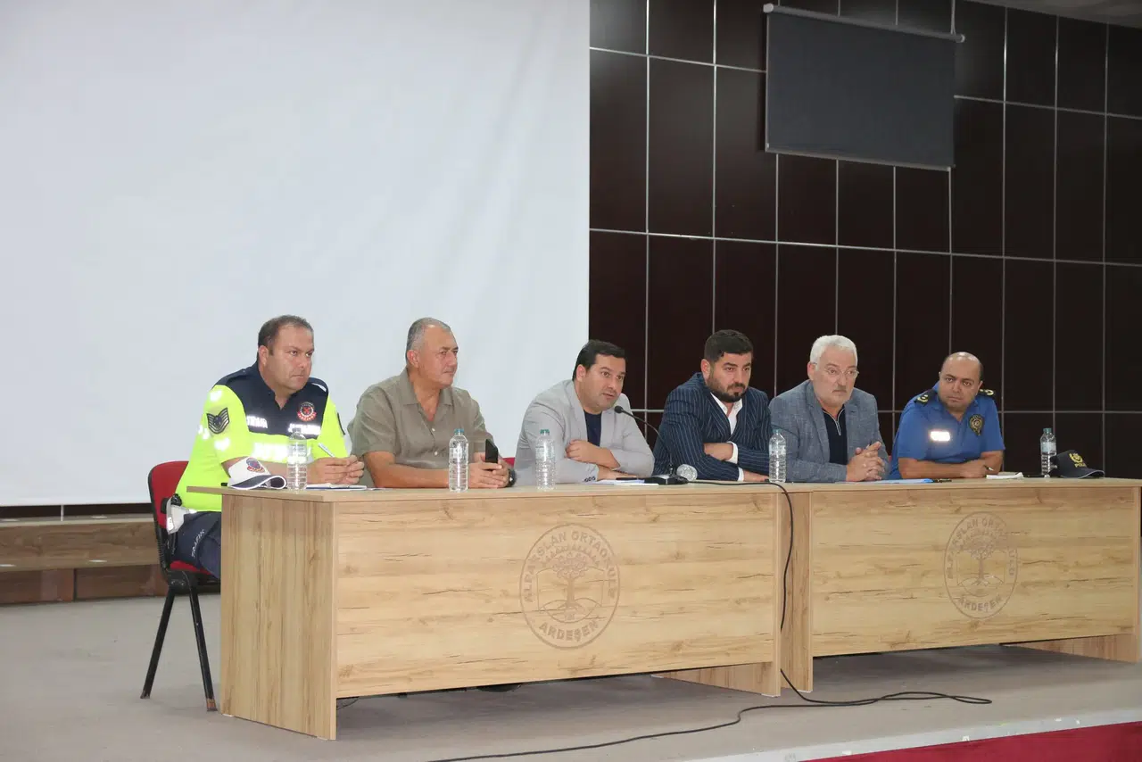 Ardeşen'de Eğitim Güvenliği Toplantısı: Okul Koordinasyonu Güçlendirildi