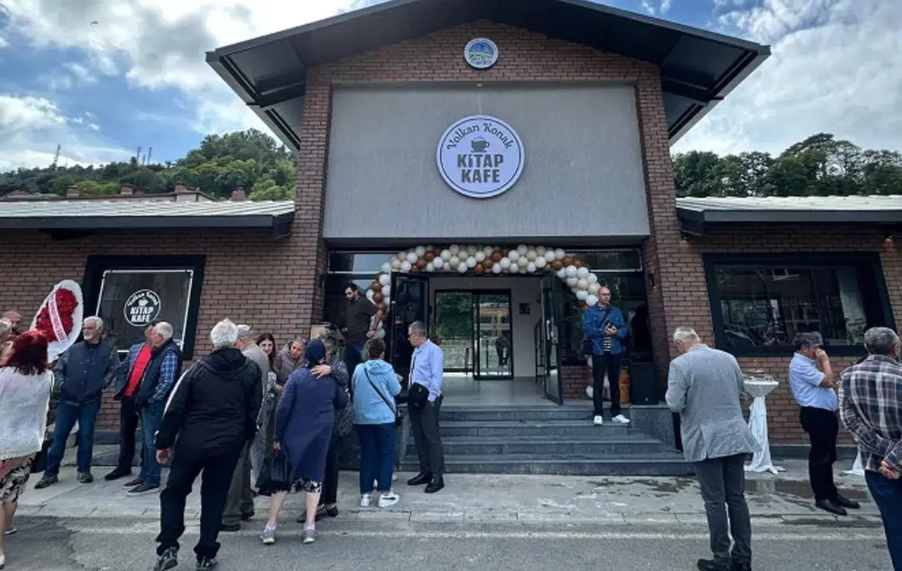 Fındıklı’ya Kültür ve Sosyal Yaşam Katkısı: Volkan Konak Kitap Kafe Açıldı