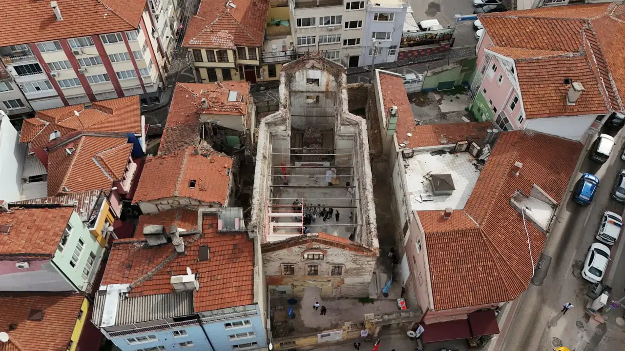 Bursa'daki tarihi kilise, Setbaşı Sanat Merkezi olarak yeniden hayata dönüyor