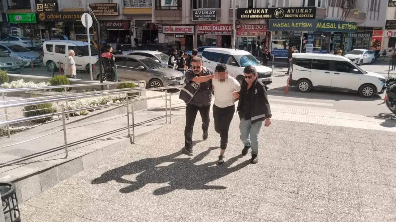 Çorum'da tüfekle vurulan Gökhan Dal'ın cinayetinde 4 şüpheli adliyeye sevk edildi