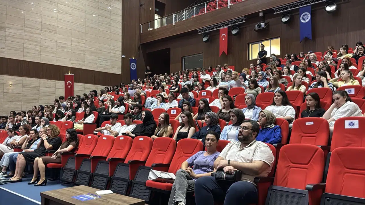 Tekirdağ'da Öğrencilere Uyuşturucu Zararları Konusunda Bilgilendirme Yapıldı