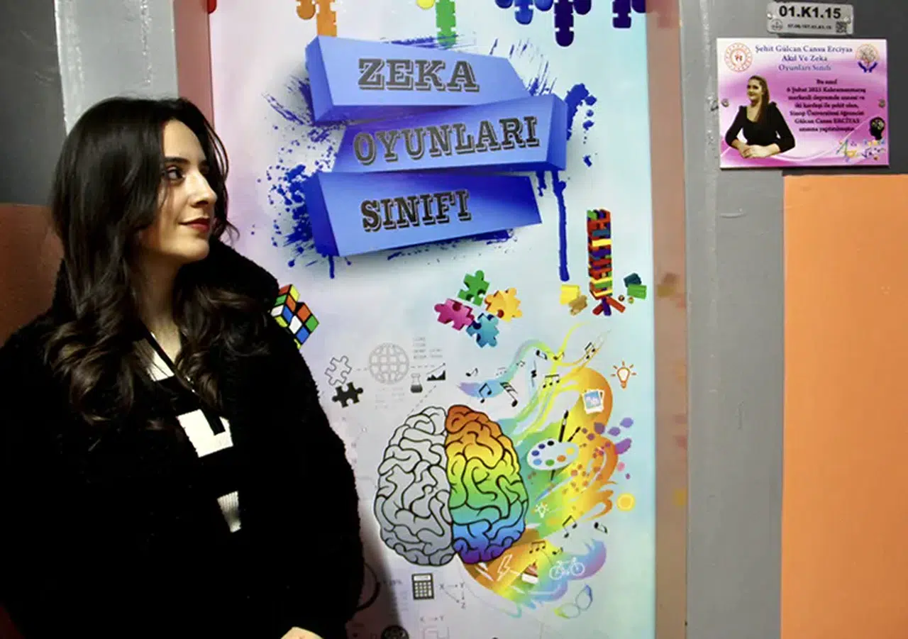 Antakya'da Akıl ve Zekâ Oyunları Sınıfı'na Emel Gül'ün adı verildi