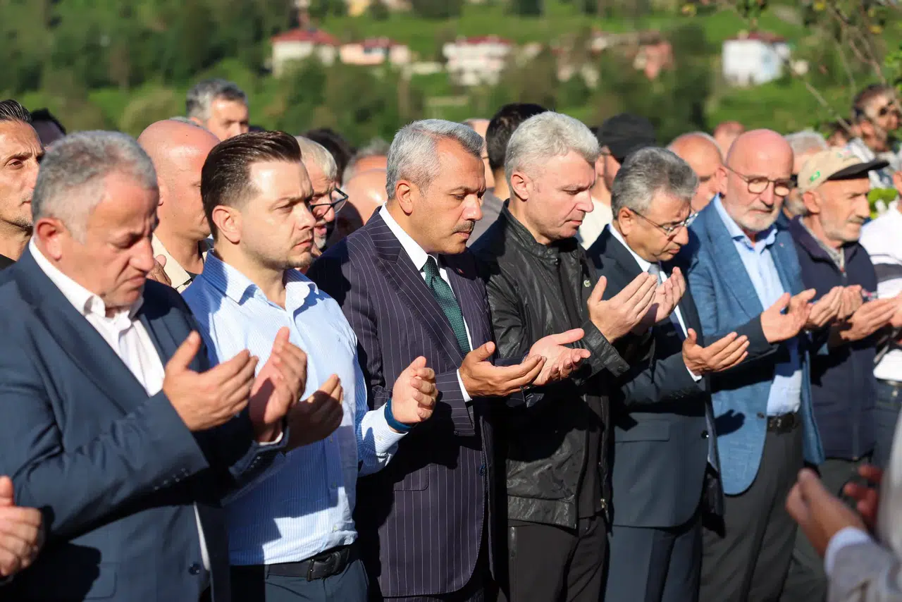 Rize Valisi Baydaş, merhum Mustafa Yazıcı'nın cenazesine katılarak aileye taziyede bulundu
