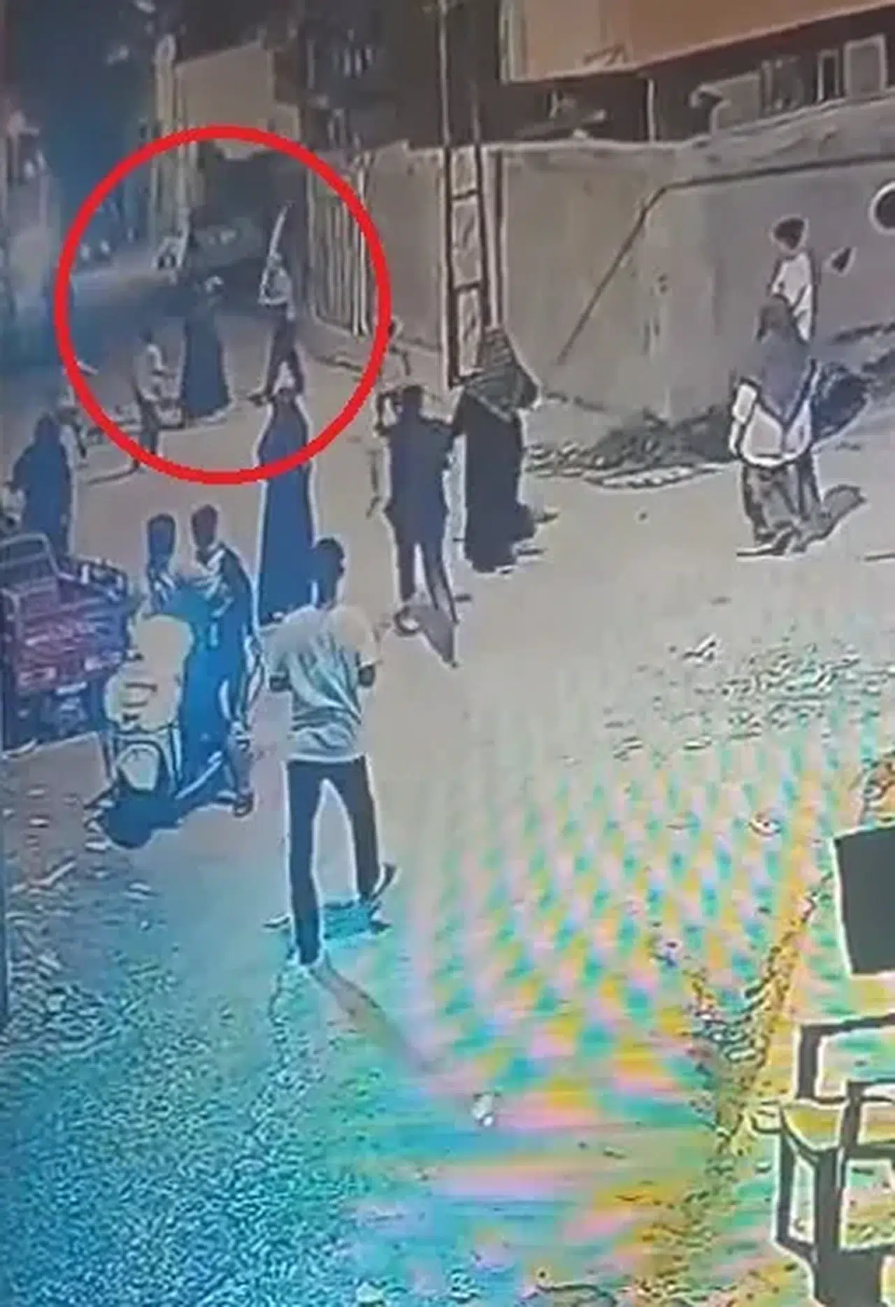 Sokakta gürültü yapan çocuklara tahta sopa ile saldıran adam tutuklandı