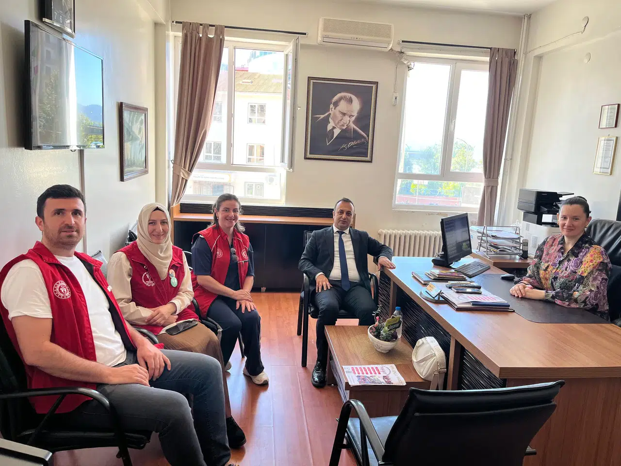 Hopa Gençlik Merkezi, öğrencilere imkânlarını tanıtarak sosyal hayatlarını zenginleştirmeyi hedefliyor