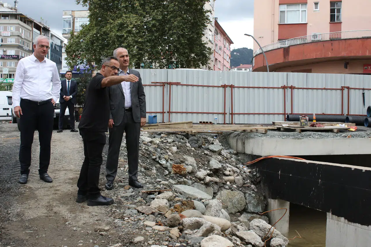 Rize'de Altyapı İyileştirme Çalışmaları Başkana Sunuldu: Güvenli Şehir İçin Kritik Projeler Hayata Geçiyor