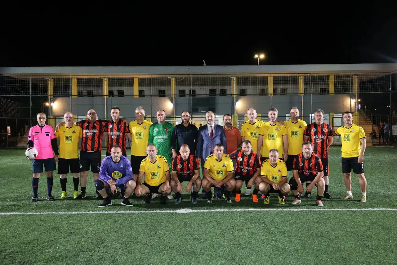 Arsin'de Geleneksel Halı Saha Turnuvası, Sporun Birlik Ruhu ile Başladı