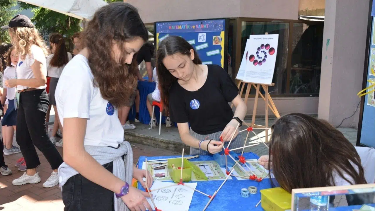 Diyarbakır'da 3 Gün Sürecek Doğal Olarak Bilim Şenliği Başladı