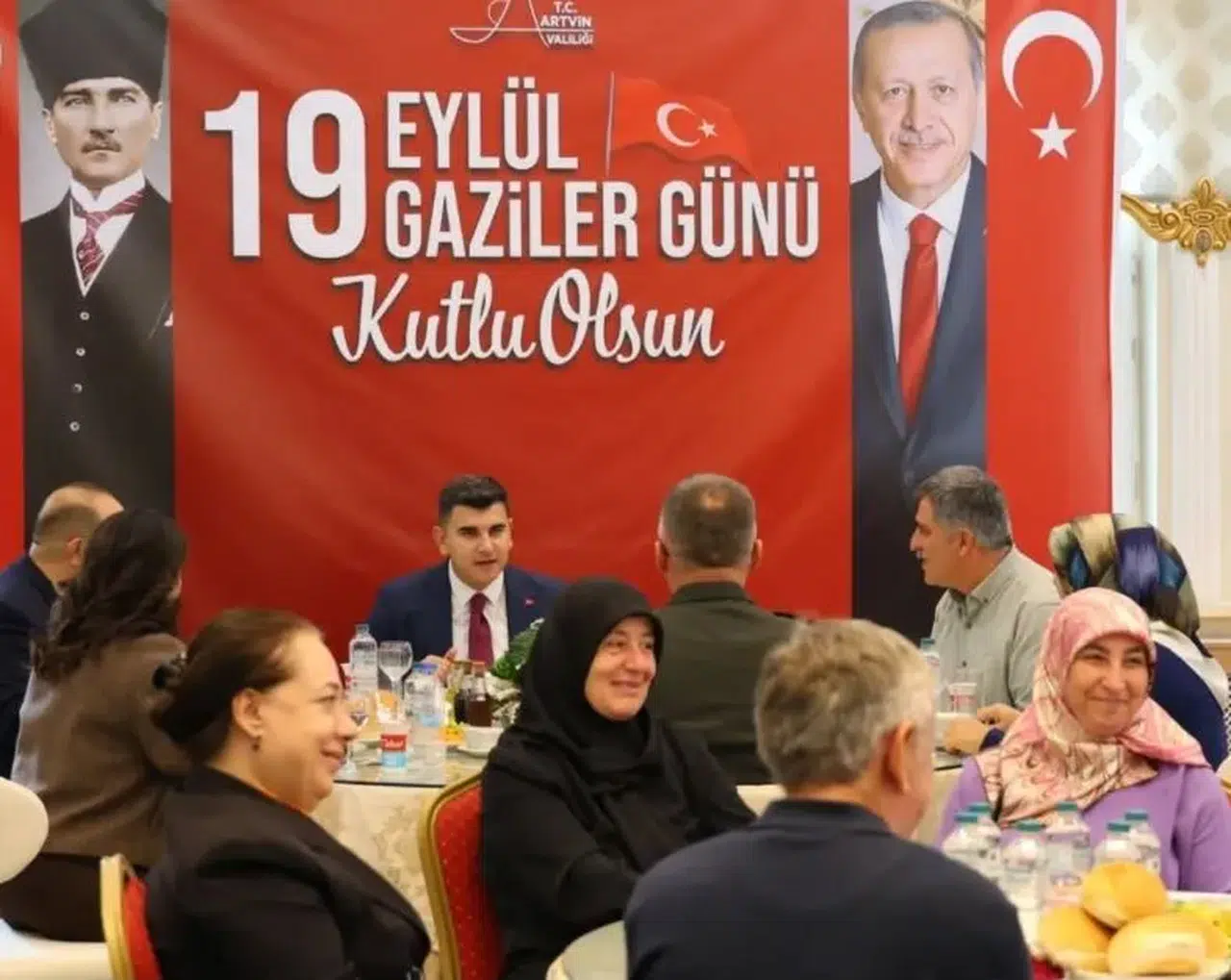 Artvin'de Gaziler Günü'nde kahraman gazilere yemekli anlamlı etkinlik düzenlendi