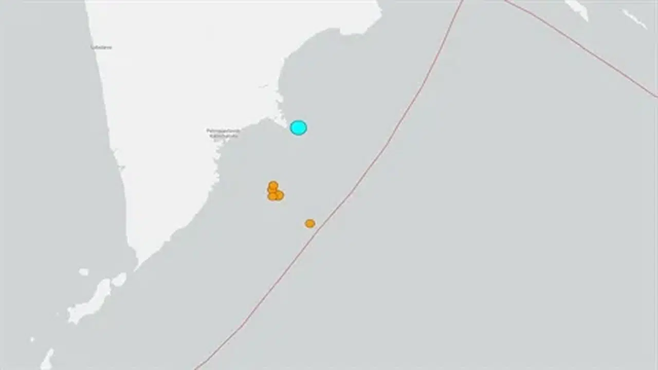 Kamçatka'da 7.4 Büyüklüğünde Deprem, Tsunami Uyarısı Yapıldı