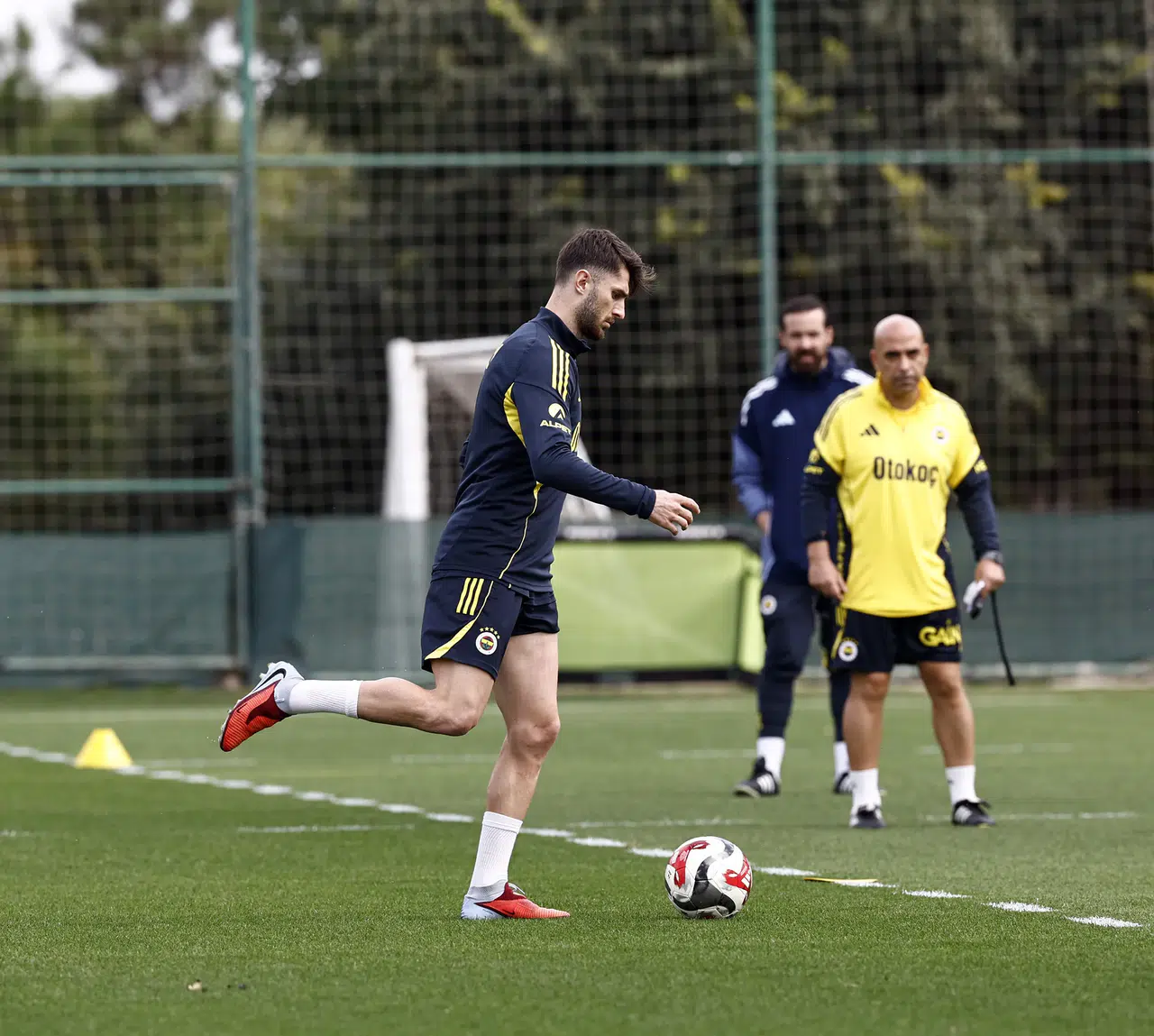 Fenerbahçe, Antalyaspor maçı hazırlıklarını sürdürüyor, Tedesco yönetiminde antrenmanlar devam ediyor