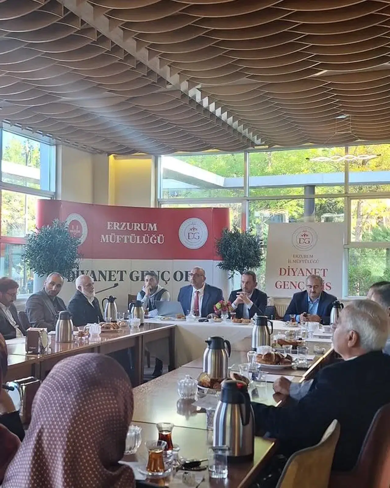 Erzurum'da manevi danışmanlar toplantısı gençlerin gelişimi için projeler planladı