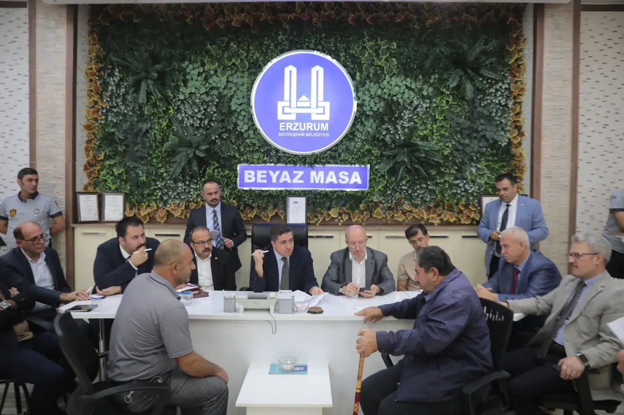 Erzurum Büyükşehir Belediyesi Halk Günü etkinliğiyle vatandaşlarla buluştu, talepler doğrudan iletildi