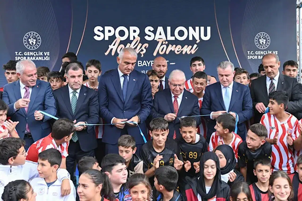 Bayburt'ta Gençler için Yeni Yaşam Merkezi Açıldı!