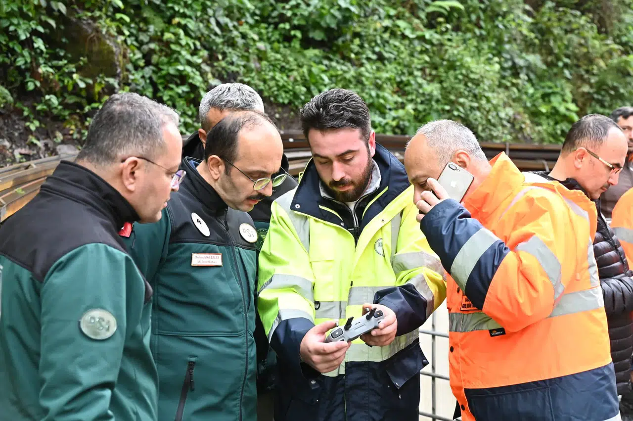 Rize'de Sel Felaketi Sonrası Karayolu Açılıyor, DSİ Yoğun Çalışmalarla Yaraları Sarıyor
