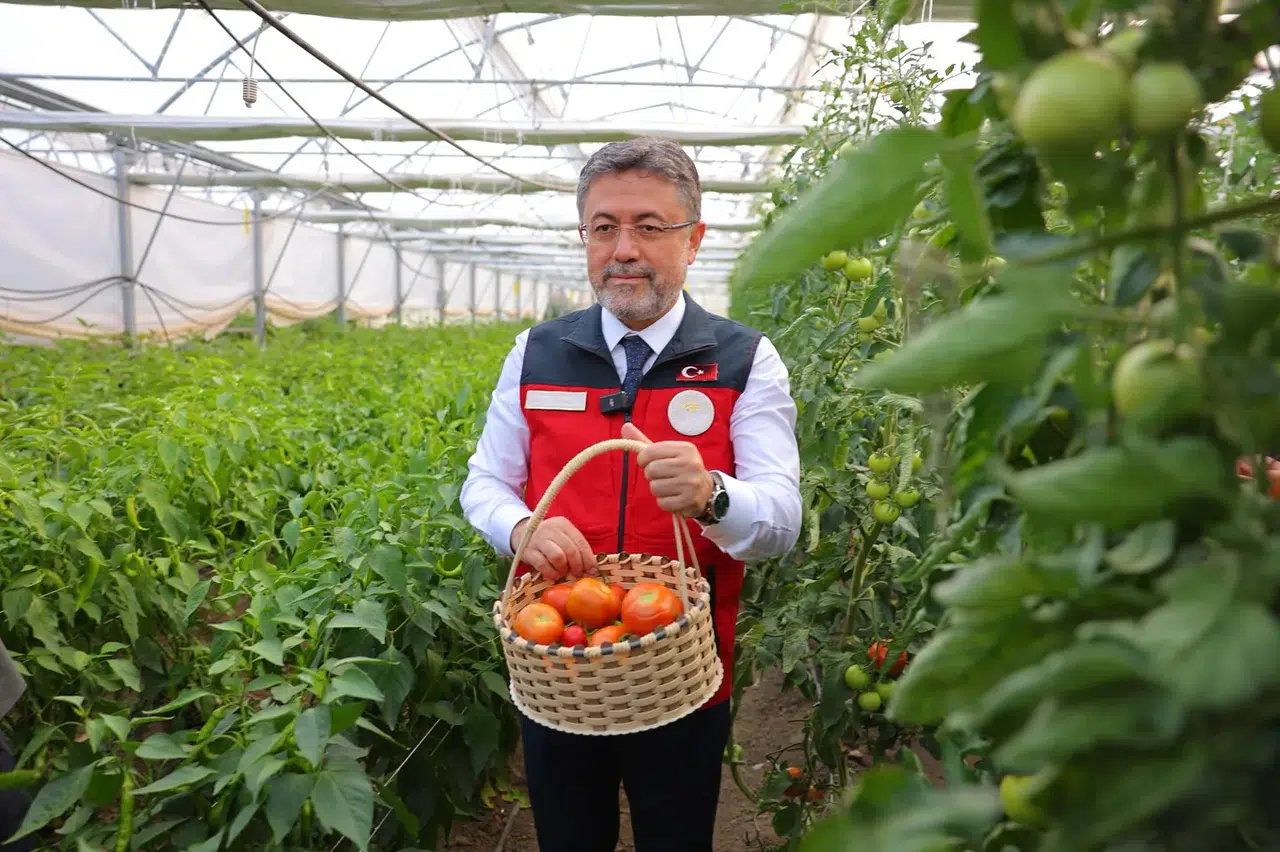 Bakan Yumaklı, Bayburt'ta Organik Tarım ve Modern Mezbahayı Ziyaret Etti