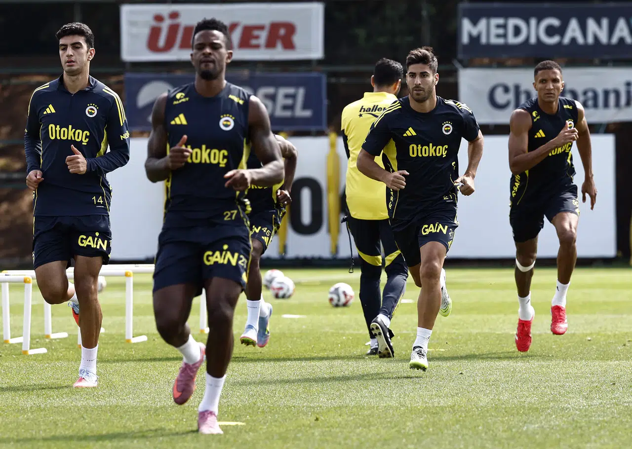 Fenerbahçe, Alanyaspor maçı öncesi antrenmanla hazırlıklara başladı