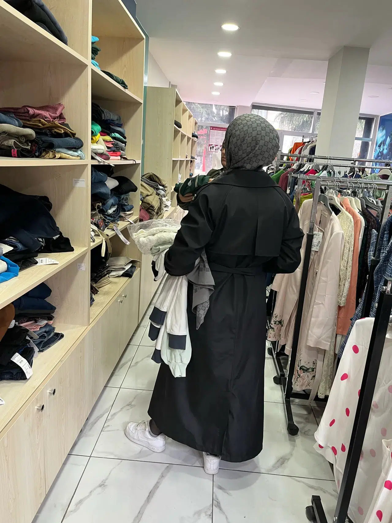 Trabzon'da Hisaray İyilik Merkezi, ihtiyaç sahiplerine umut oluyor! 22 bin parça kıyafet dağıtıldı